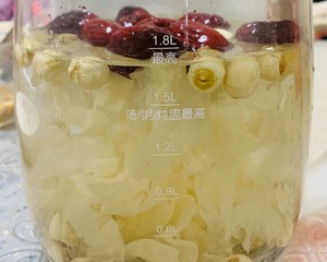 The practice measure of a thick soup of lotus seed of tremella red jujube 5