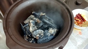The practice measure of delicious black chicken broth 4