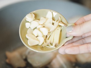 Does rice match absolutely? ? The practice measure that learns the soup of bean curd of hot Chinese cabbage that meets 4