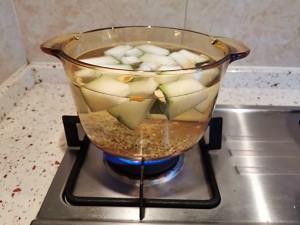 Boiling water of Guangdong old fire soup of the seed of Job's tears of 11 ～ wax gourd (clear heat is alexipharmic, benefit water dispel is wet) practice measure 5