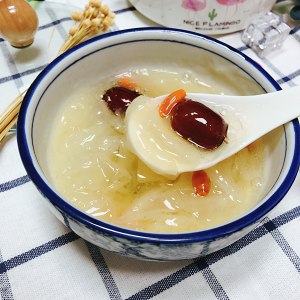 The practice measure that soup of bright tremella red jujube gives gum ten minutes 8