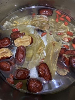 The practice measure of soup of chop of foot of chicken of isinglass of red jujube medlar 4
