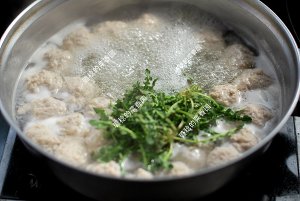 The hand is done [soup of Spanish mackerel a round mass of food] practice measure 17