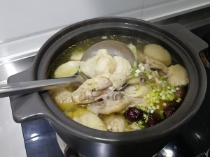 The practice measure of chicken broth of stay of proceedings of hedgehog hydnum of _ of wintry day warm boiling water 4