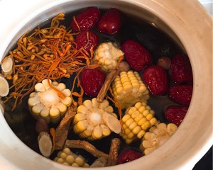 Beneficial gas enrichs the blood the practice measure of black chicken broth 4
