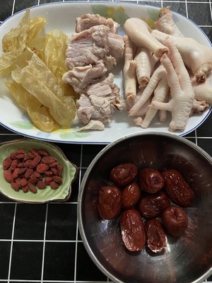 The practice measure of soup of chop of foot of chicken of isinglass of red jujube medlar 1