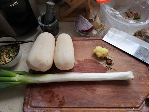 The practice measure of soup of chop lotus root 3