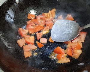 The practice measure that suckles soup of fish and shellfish as food of white crucian carp 5