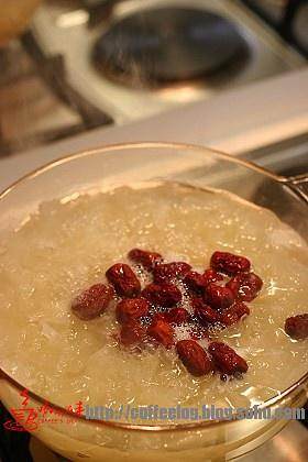 The practice measure of soup of tremella of red jujube lotus seed 3
