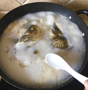 The practice measure of soup of piscine head bean curd 16