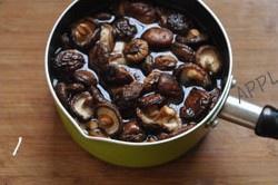 The practice measure of the Xianggu mushroom chicken broth that stew 1