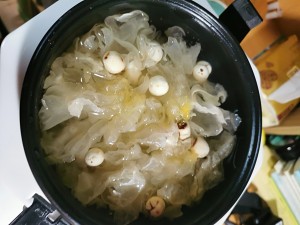 The practice measure of soup of medlar of tremella lotus seed 3