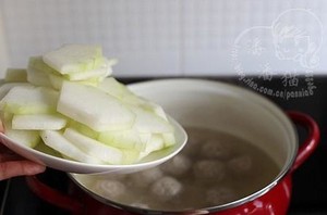 The practice measure of soup of a round mass of food of wax gourd quick-boil 9