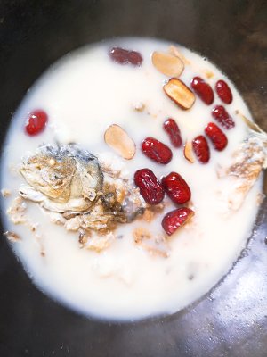 The soup of fish of red jujube crucian carp of sweet thick cream color (add a few focal points that make soup of fish of full-bodied grandma white crucian carp) practice measure 8