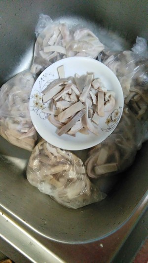 Chicken broth of abdomen of soup of abdomen of pig of the yam that raise a stomach, pig (the abdomen that contain a pig cleans a method) practice measure 10