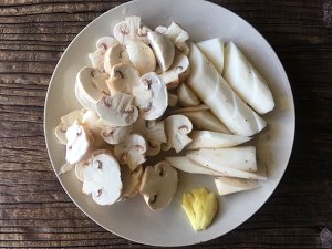The practice measure of soup of hotpot of white mushroom yam 1