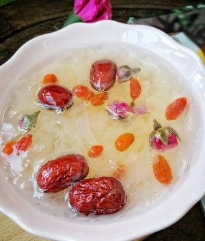 Flourishing age is beautiful colour the practice measure of a thick soup of bright tremella of rose of ~ rock candy 8