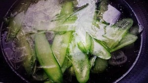 Intestines and stomach of the Qing Dynasty after the section, boiling water of not ordinary cucumber of Sun of bright ~ bamboo? 