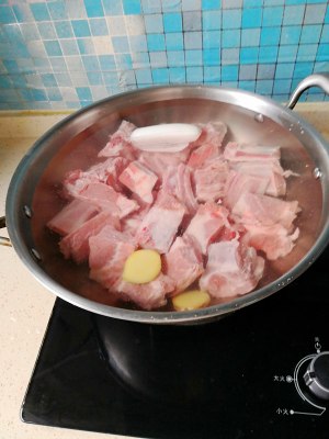 The practice measure of soup of chop lotus root 1