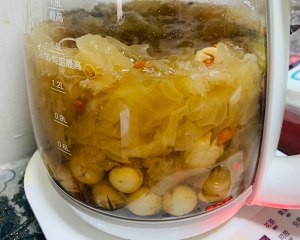 The practice measure of a thick soup of lotus seed of tremella red jujube 7