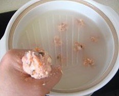 The practice measure of arenaceous boiler a round mass of food 13