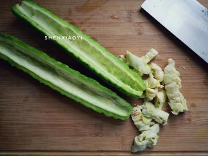 Costal region of balsam pear soya bean discharges soup - learn this 6 trick, the practice measure that can of Bao soup level compares Cantonese 4
