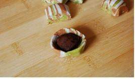The practice measure of coloured glaze stuffed dumplings masse of glutinous rice flour served in soup 8