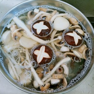 The practice measure of soup of mushroom of little taste bacterium 7