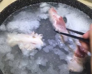 Soup of bone of pumpkin chestnut pig - the practice measure that teachs you Bao Guangdong soup 3