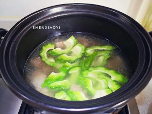 Costal region of balsam pear soya bean discharges soup - learn this 6 trick, the practice measure that can of Bao soup level compares Cantonese 5