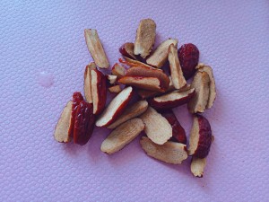 The practice move that walnut of red jujube earthnut shows 1
