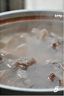 The practice measure of soup of chop lotus lotus root 5