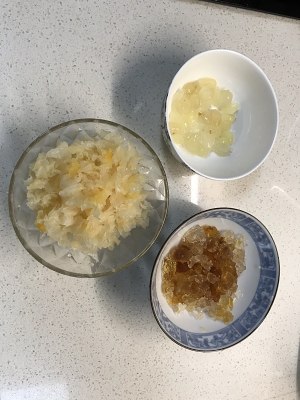 The practice measure of a thick soup of tremella of rice of horn of peach glue black 3
