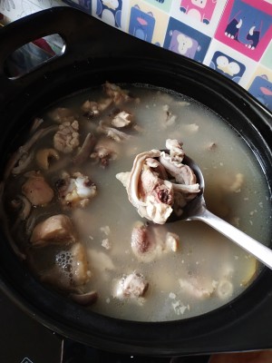 <ペッパー豚の腹肉の鶏肉スープ>、私は大好きなにおい、うれしい練習方法です small hutch 7 