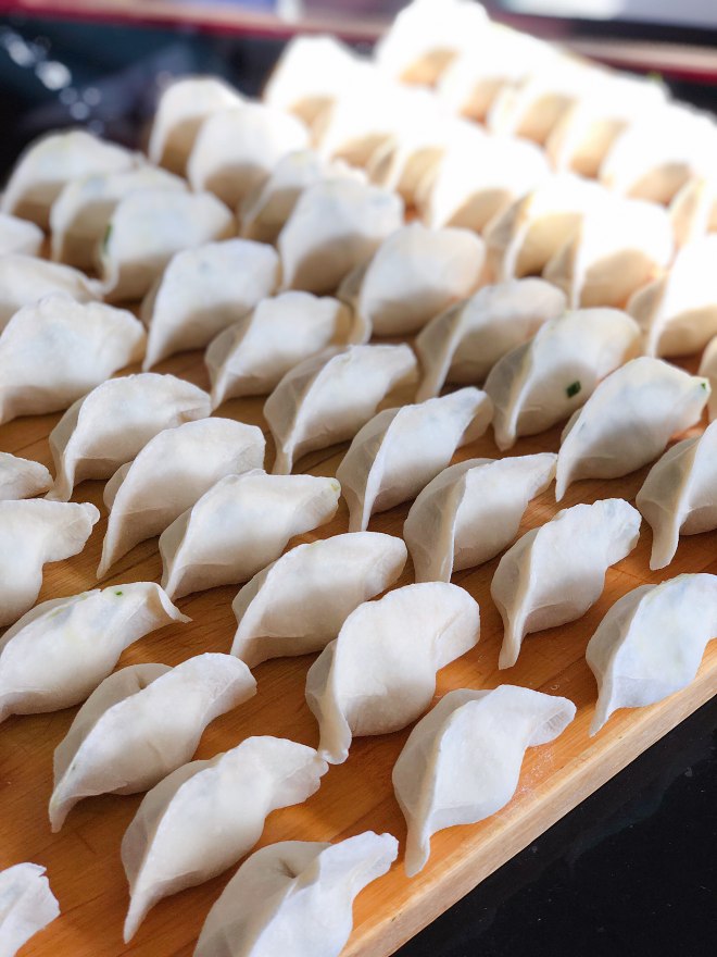 
Boiled dumpling of juicily leek dried small shrimps (inside add crowded dumpling to reach press video of dumpling skin gimmick) practice