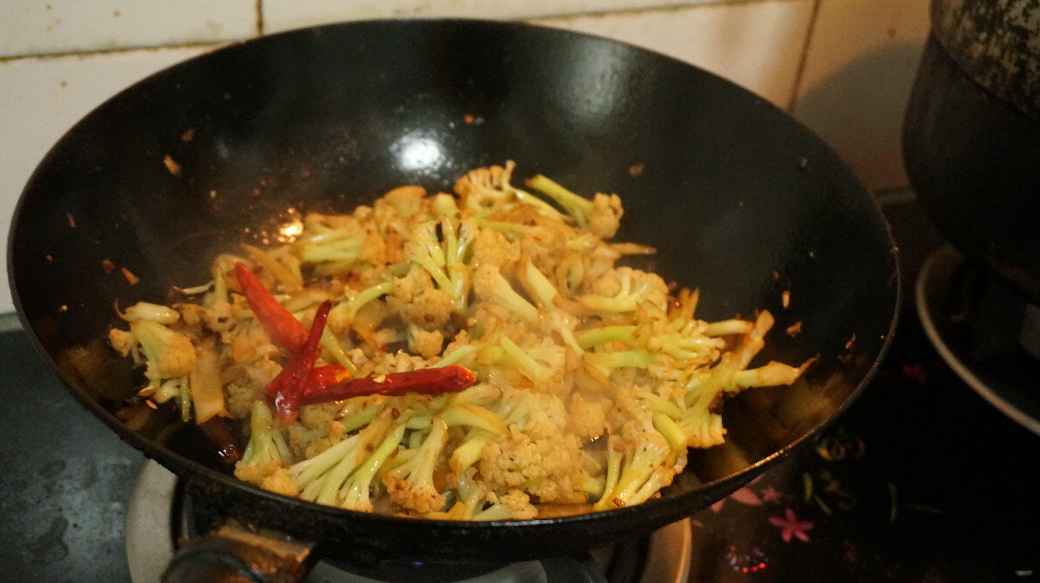 
Work the way of boiler cauliflower, how is dry boiler cauliflower done delicious