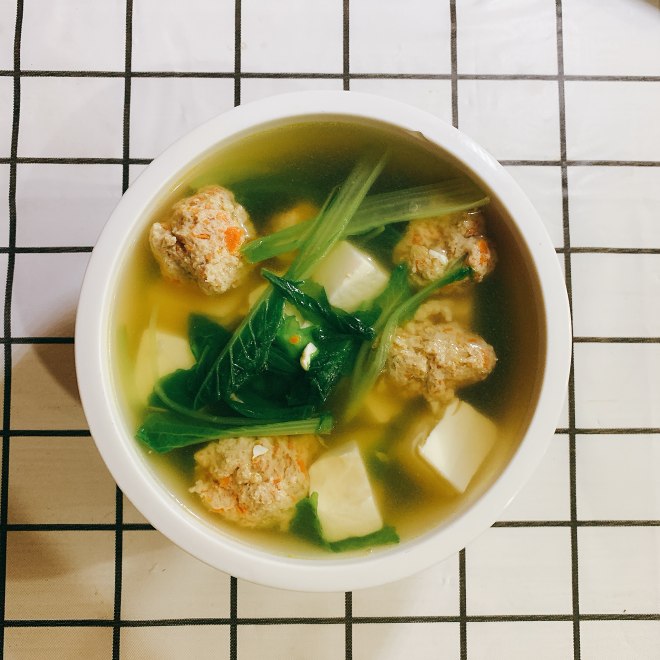エステル豆腐の肉のボーラスのスープの練習の中で、おいしい方法