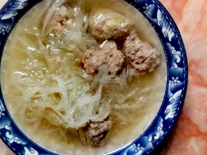 Bailuoは、丸い食べ物のスープの練習、おいしい方法を予測しています