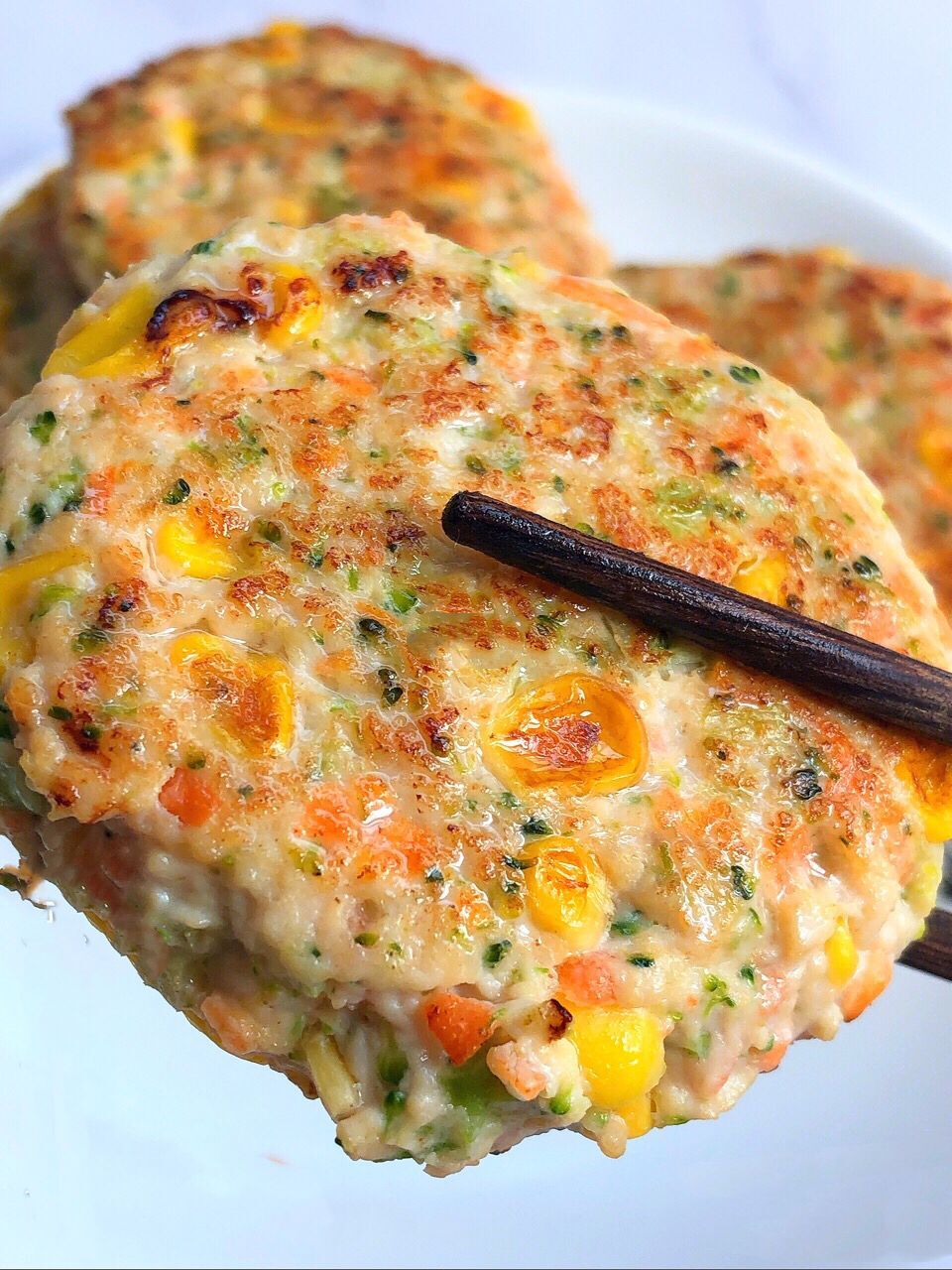 低脂肪の鶏の胸肉のハンバーガーの実践は体重を減らす