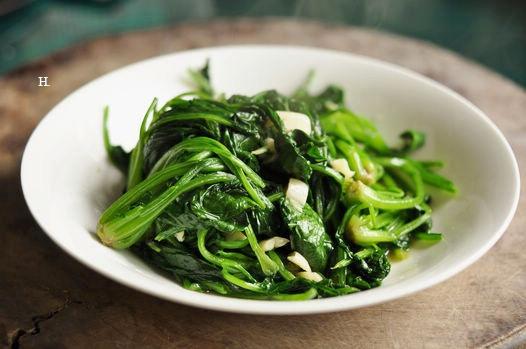 
The practice of garlic powder spinach, how is garlic powder spinach done delicious