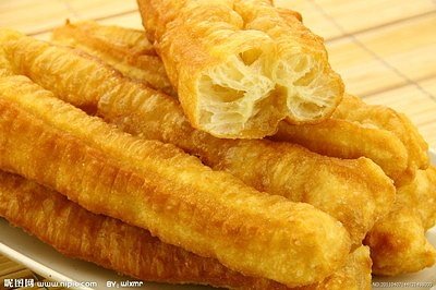 
The practice of the practice of domestic deep-fried twisted dough sticks, how to do delicious