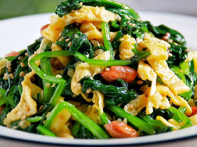 
Dish of cold and dressed with sause of health low fat, the way that such spinach is OK eating