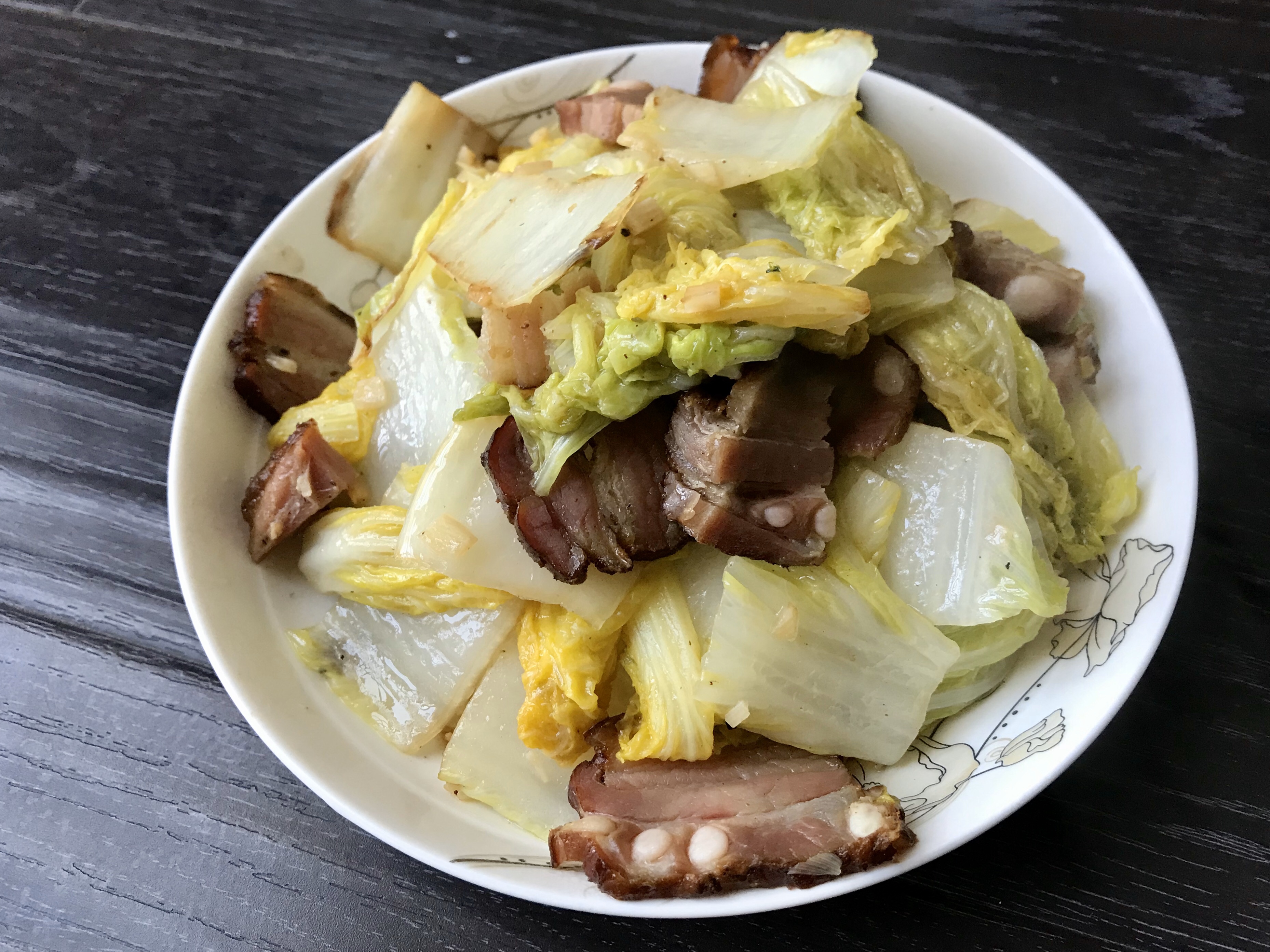
Exceed quick worker Chinese cabbage to fry the practice of bacon
