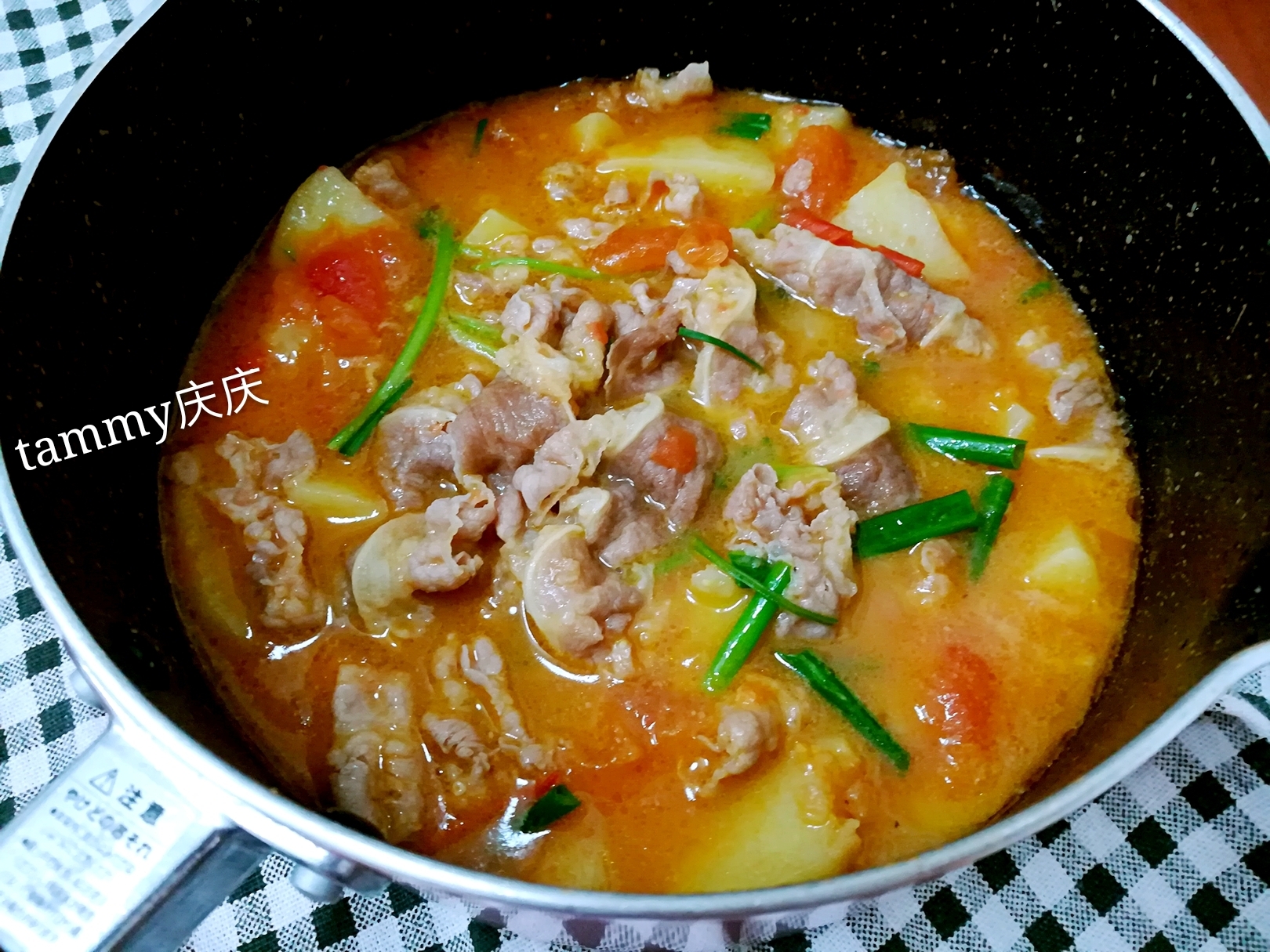 
The practice of boiler of tomato potato fat cattle, how to do delicious
