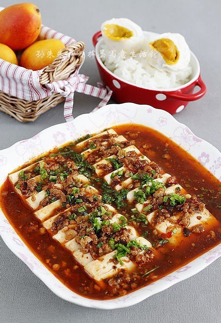 甘い熱いひき肉の蒸発の豆腐の練習、おいしい方法