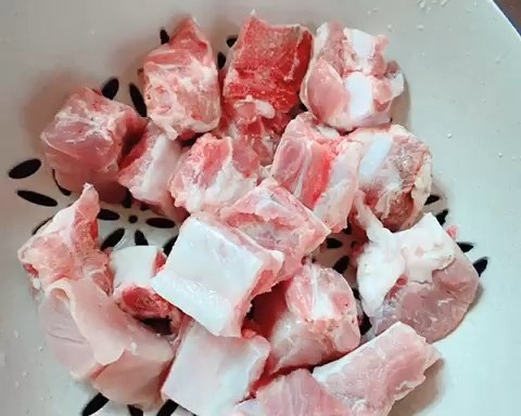 
The practice of love sweet and sour spareribs, how to do delicious