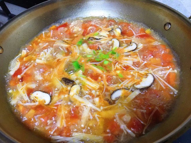 スーパーと食欲をそそるトマトの鍼の進行の滞在の豆腐のスープの実践