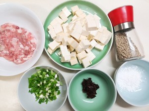 Fabaceous valve burns bean curd / the practice measure of ground meat bean curd 2