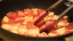 醤油と虎皮の卵で最も美しい蒸し煮の肉[Mi Erqiaoの7風味キッチン] 第8回収集]まだ心を奪うために胃に沿って歩くシチューの練習法だけでなく4 