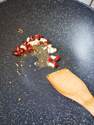 The practice measure of kidney bean of dry stir-fry before stewing 3